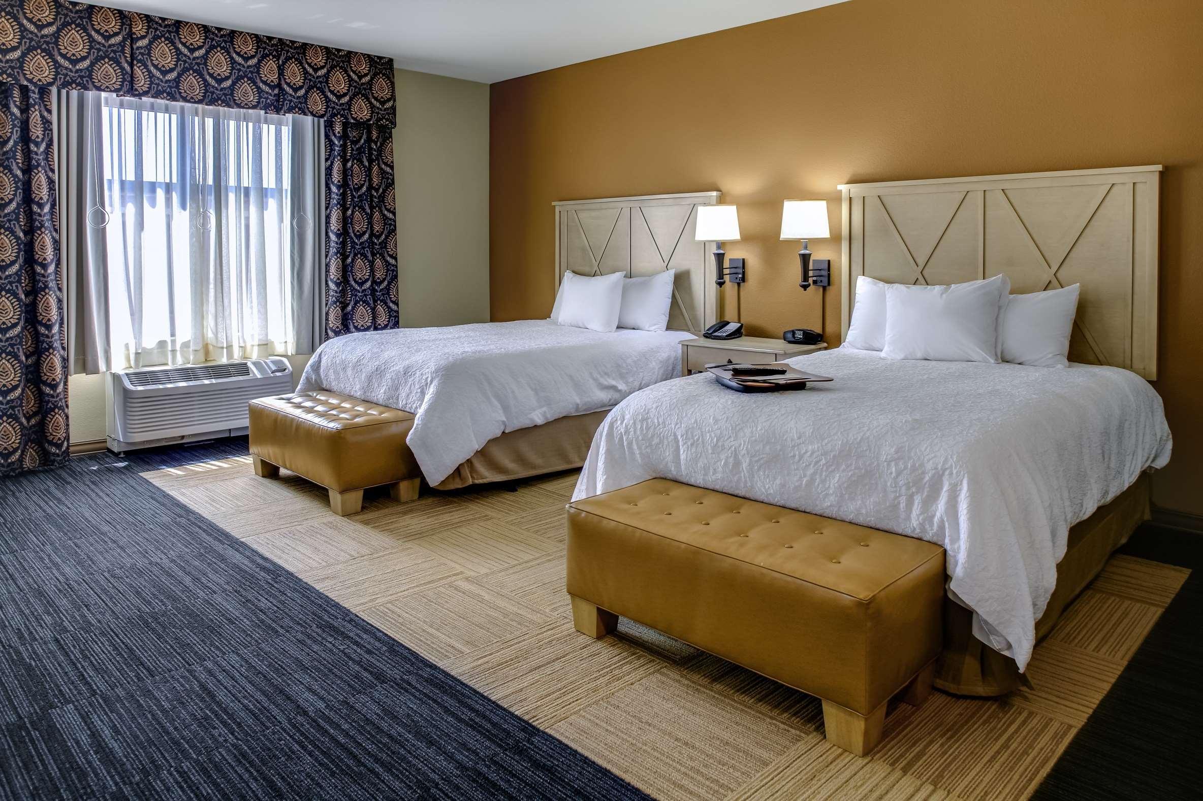 Hampton Inn & Suites Dodge City Boot Hill Casino Esterno foto
