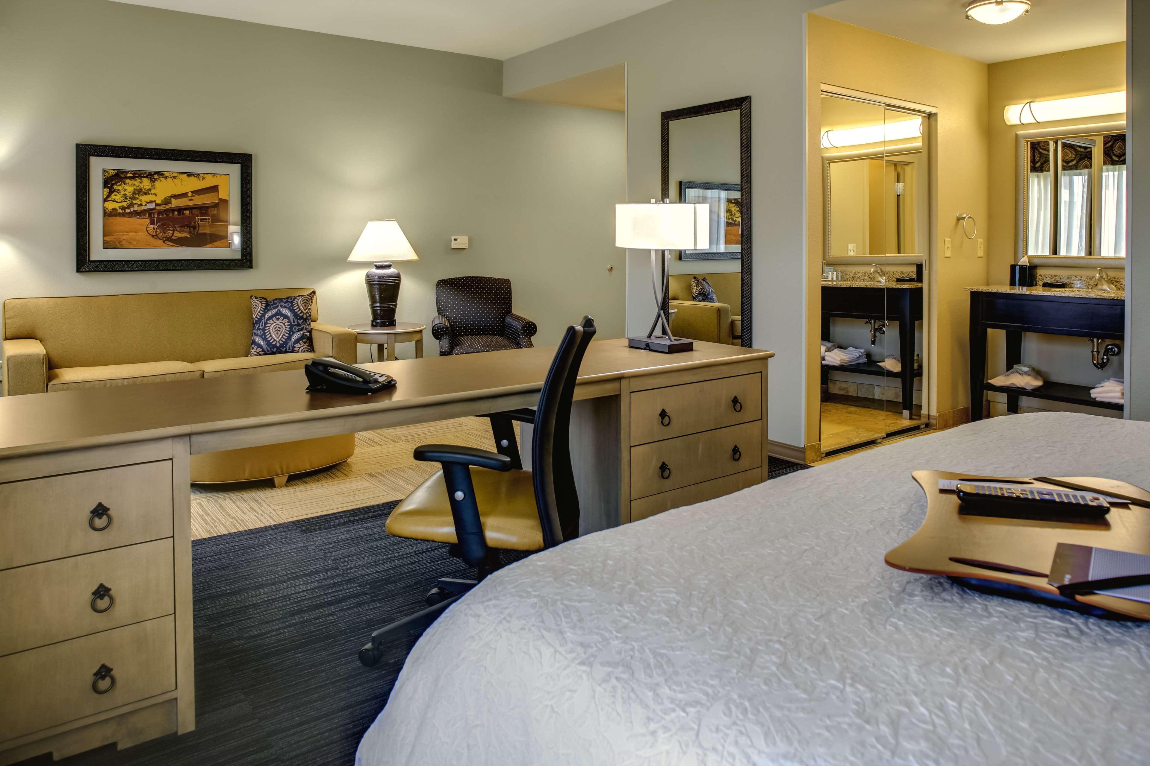 Hampton Inn & Suites Dodge City Boot Hill Casino Esterno foto